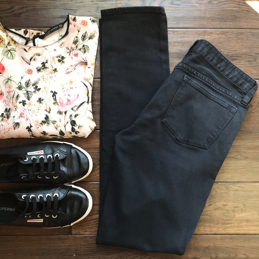 J crew toothpick sz 28 skinny jeans dark wash